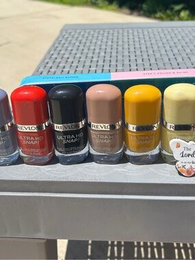 Revlon Ultra HD Snap! Nail Polish Set – Red, Black, Nude, Yellow, Cream
